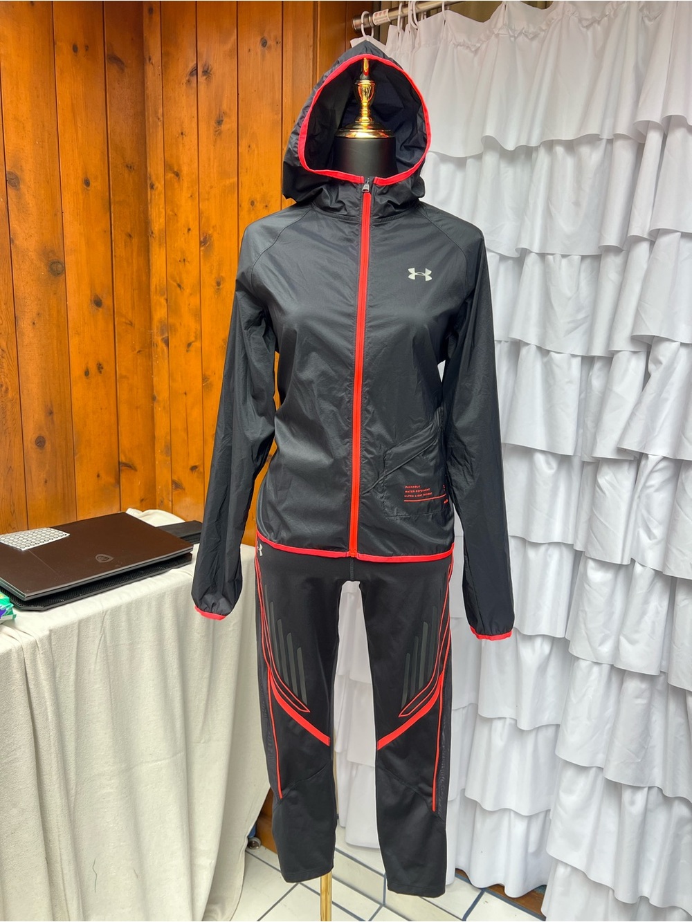 Under Armour Leggings and Qualifier Storm Packable Jacket Hot Pink Graphic B1#27